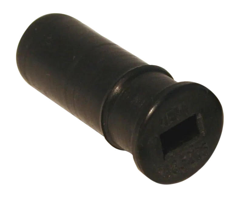 Matching plug: click-in end plug